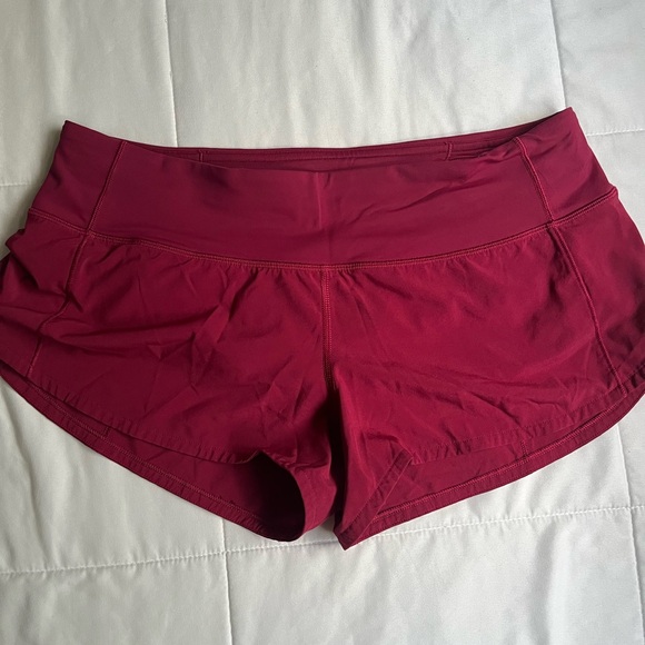 Lululemon shorts !! In extremely great condition. Size 6!! Super cute color 🩷 - Picture 3 of 4